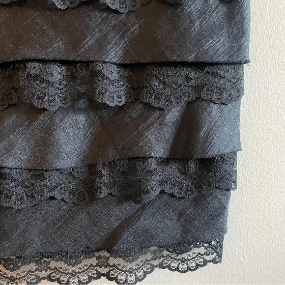 Maggy London Black Tiered Lace V-Neck Cap Sleeve Mini Dress - Size 6 EUC - Picture 7 of 16